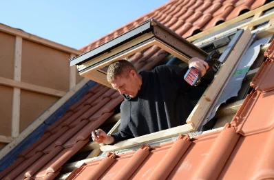 Pose de fenêtres de toit Velux à Narp